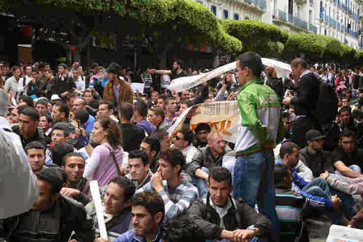 Ils ont observé hier un rassemblement devant la Fac centrale, Des étudiants en LMD manifestent à Alger