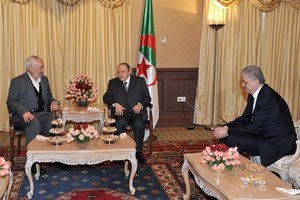 Le Président Bouteflika reçoit le chef du parti tunisien Ennahda