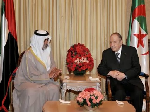 Le président Bouteflika reçoit le ministre émirati de la Culture, de la jeunesse et du développement social