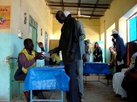 Les électeurs maliens aux urnes pour élire leurs députés