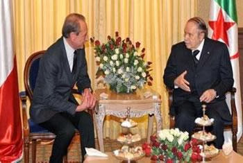 Quand Bouteflika reçoit Delanoë, ils parlent du parc immobilier d’Alger…