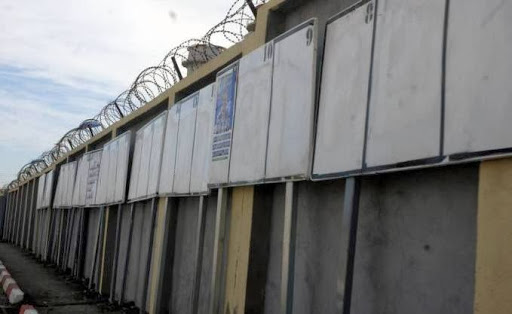 Saadani reunit les mouhafed du FLN, Soutien a un candidat non declaré