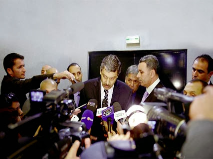 140 000 postes budgétaires vacants dans la fonction publique, Le pavé dans la mare de Djoudi