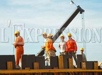 140.000 postes d’emploi restés vacants, Le ministre des Travaux publics réagit au scandale