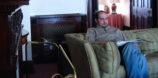 Abdelmoumène Rafik Khalifa souffre de “troubles mentaux” et risque de “se suicider”