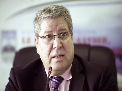 Abderrezzak Lachachi, président de L’AC2A,” “Des concessionnaires auto vont fermer en 2014”