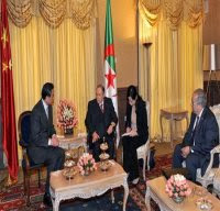 Bouteflika reçoit le ministre chinois des Affaires étrangères