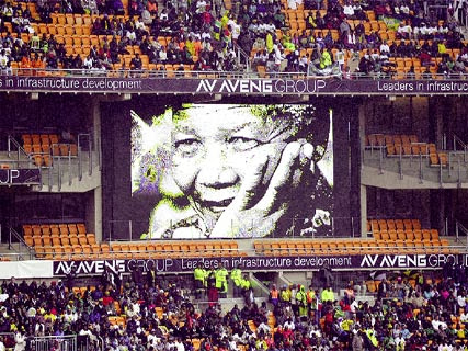 Cérémonie d’hommage à Nelson Mandela, Le monde s’incline