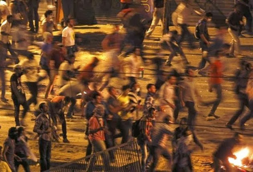 Egypte Il a fait 14 morts, et 100 blessés (bilan provisoire), Attentat contre un siège de la police