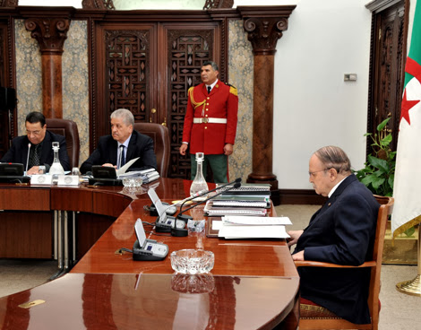 Il a présidé une réunion du conseil des ministres hier, Le strict minimum pour Bouteflika