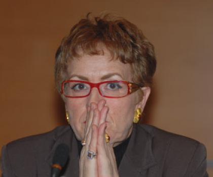 La ministre de la Culture présente ses condoléances à la famille du défunt Abou el-Kacem Saâdallah