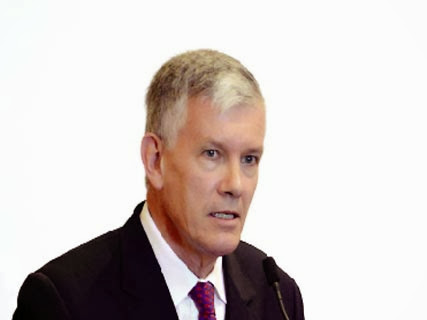 M. André PARANT, ambassadeur de France en Algérie, à “Liberté”, à propos de la boutade de François Hollande “Le chapitre est clos, nous avons mieux à faire”