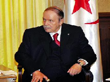 Mouvement partiel dans le corps des ambassadeurs, Bouteflika valide la liste de Lamamra