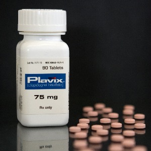 Pharmacies hospitalières, Le casse-tête de la gestion du médicament