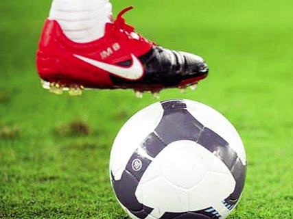 Plafonnement des salaires des joueurs : des présidents exigent « des sanctions sportives » contre les clubs réfractaires