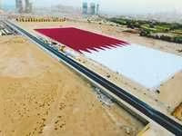 Reconnu par une délégation du Livre “Guinness” Le Qatar déploie le plus grand drapeau du monde