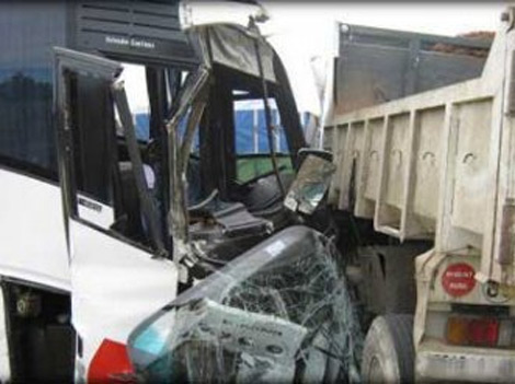 Collision en Algérie: le bilan s’alourdit à 11 morts