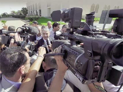 Il leur a confirmé son intention de se porter candidat à la présidentielle, Benflis réunit ses comités de campagne