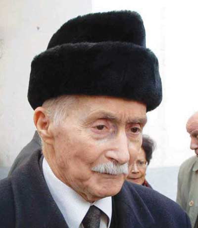 Il vient d’éditer un essai sur la question, Ali-Yahia Abdennour raconte la crise anti-berbériste de 1949