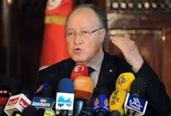 La constituante Tunisienne devait adopter hier la loi fondamentale, Jomaâ, de nouveau chargé de former le gouvernement