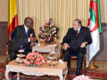 Le président Bouteflika reçoit Boubacar Keita
