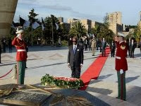 Le Président malien se recueille à la mémoire des martyrs de la guerre de libération nationale