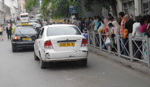 Algérie:7000 licences de taxi au profit des moudjahidines, délivrées prochainement à Alger