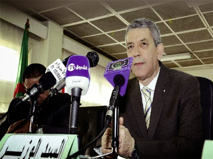 Alors que la grève entame sa 4e semaine, Baba Ahmed évoque le report des examens