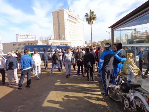 Des chômeurs ayant déposé leurs dossiers auprès de l’administration communale, ont protesté hier devant la wilaya Qui est responsable de cette pagaille ?