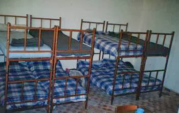 Des établissement scolaires transformés en logements, Quand les écoles deviennent des dortoirs