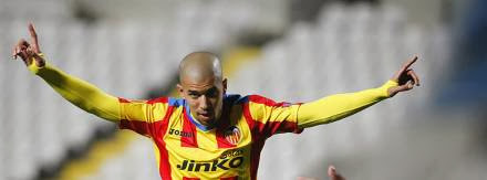 EN : Feghouli retrouve son statut à Valence