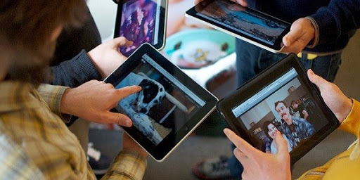 Excellent accueil réservé aux appareils mobiles Condor au marché de Belfort (Alger)