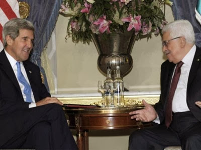 Processus de paix au Proche-Orient Abbas rencontre Kerry à Paris