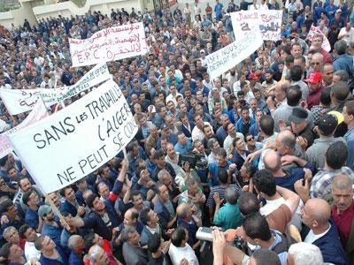 Rassemblement de la confédération des syndicats algériens, Confusion, bousculades et arrestations