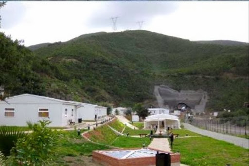 Sellal inspecte le projet de doublement de la voie ferrée El Affroun-Khemis Miliana