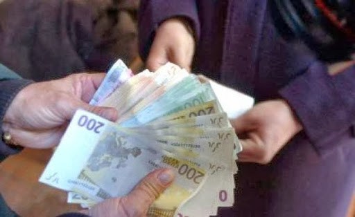 Un fichier national pour les contrevenants, Contrôle strict sur les devises