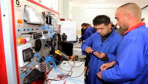 Assurer une qualification aux jeunes et leur ouvrir le marché du travail, des défis à relever