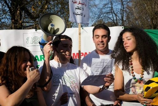 Election présidentielle 2014 : Les Algériens de Londres crient à leur tour “Barakat !”