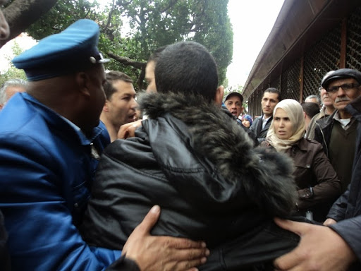 Elle a rassemblé quelques dizaines de manifestants, La manifestation d&rsquo;Alger empêchée