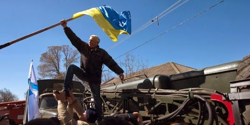 En Crimée, les bases militaires ukrainiennes prises d’assaut