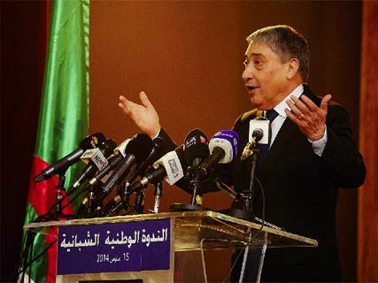 Il a dévoilé hier une série de promesses pour les jeunes, Benflis en campagne