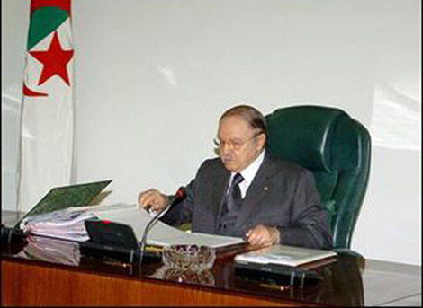 Les élus scandent le nom de Bouteflika à l’ouverture de la session de printemps 2014