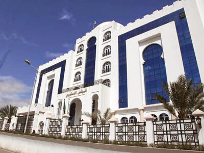 Neuf candidats seulement, sur plus de cent, ont pu déposer leurs dossiers au Conseil constitutionnel