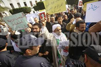 Rassemblement du fr à la grande-poste, Comme une ombre furtive