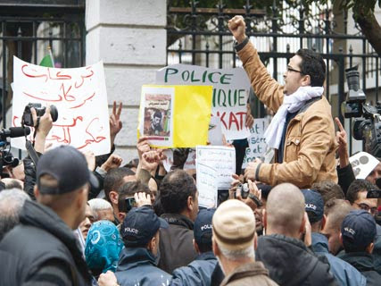Son rassemblement s’est tenu dans la capitale sans incident, Barakat impose le droit de manifester à Alger