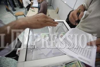 124.000 policiers et 130.000 gendarmes en alerte