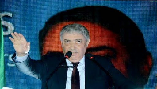 Benflis s’engage à créer un conseil national de la communauté nationale à l’étranger