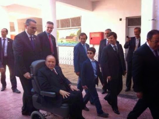 Bouteflika récolterait 76% des voix, Benflis 15%