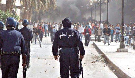 Elle montre un manifestant tabassé à Tizi-Ouzou La vidéo choc contraint la police à réagir