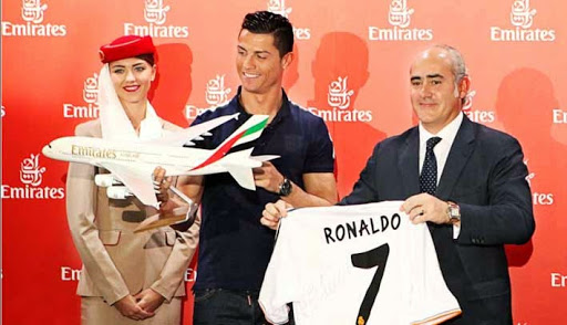 Emirates Airlines lance une nouvelle campagne : Cristiano Ronaldo nouvel ambassadeur de la compagnie aux côtés de Pelé